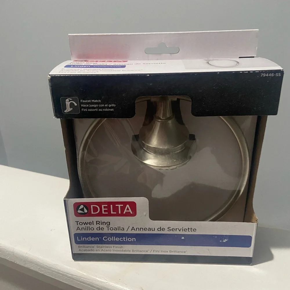 Delta Linden Collection Brilliance  Stainless Finish Towel Ring NIB New in Box